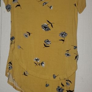 Latched MAMA sz xs runs Big tunics